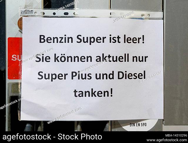 Info at a gas station, super gasoline sold out, Dießen am Ammersee, Bavaria, Germany, Europe