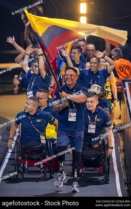 09 September 2023, North Rhine-Westphalia, Duesseldorf: Entry of the teams at the opening of the 6th Invictus Games, here Team Colombia