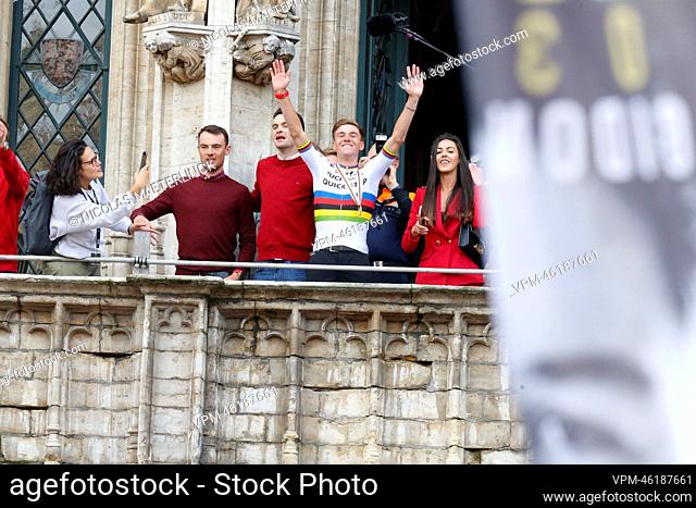 Belgian Remco Evenepoel pictured at the celebration on the balcony of Brussels city hall on the Grand-Place - Grote Markt, with cycling world champion