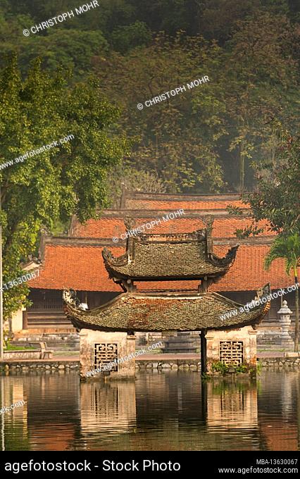 Vietnam, Tay, scenes in the Tay Phuong Pagoda