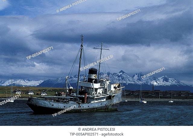 Argentina, Patagonia, Tierra del Fuego, Ushuaia: sailboat at the dock