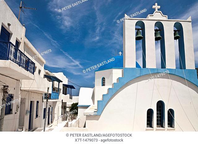 Cycladic architecture in the little fishing village of Apollon Apollonas, Northern, Naxos, Cyclades, Greece