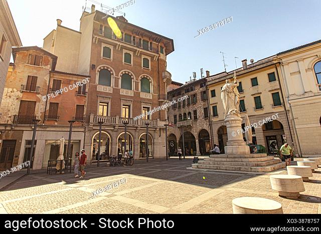 TREVISO, ITALY: Piazza della libertÃ  or liberty sqaure in english in Treviso in Italy