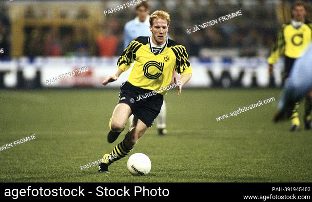 firo: 14.03.1995 football: football: archive photos, archive photo, archive pictures, archive, Europa League. UEFA Cup season 1994/1995, 94/95