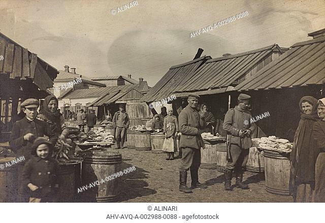 First World War: the 'Ukraine in the years 1914-1916 during the invasion of the German army. Military in the market, shot 1914-1916 by Heldenfriedhof...