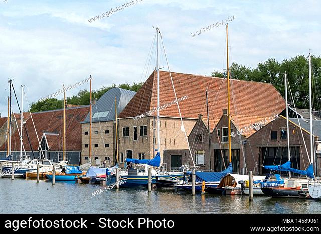 Netherlands, Enkhuizen, old town, Oosterhaven, harbor, quay, sailboats