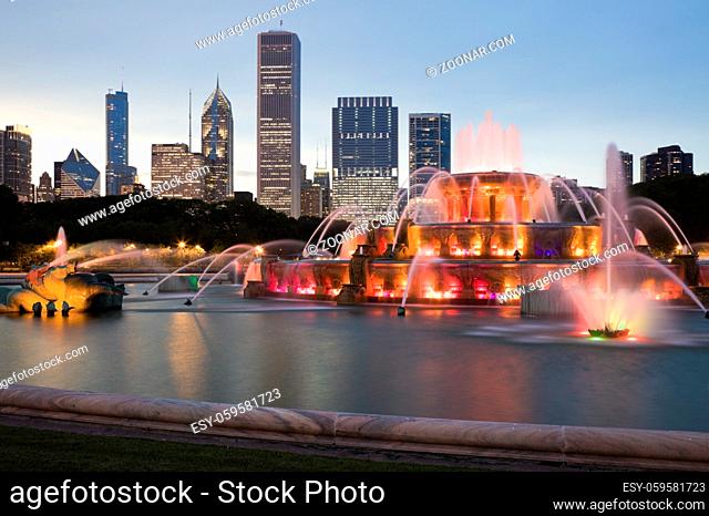 Buckingham Fountain in downtown of Chicago, Il