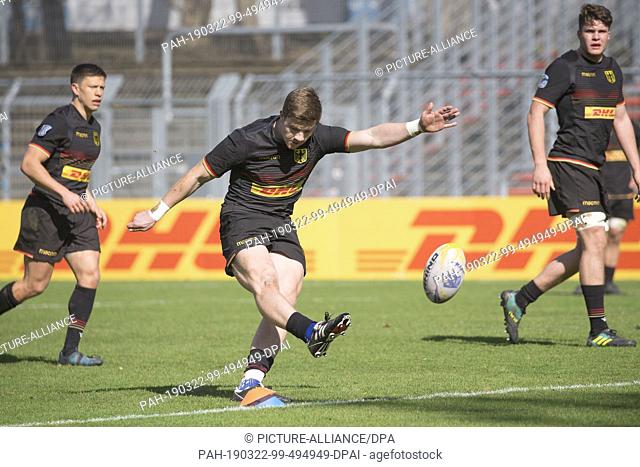 17 March 2019, North Rhine-Westphalia, Köln: Nikolai Klewinghaus (Germany, 10) scores the first three points for Germany with a penalty kick