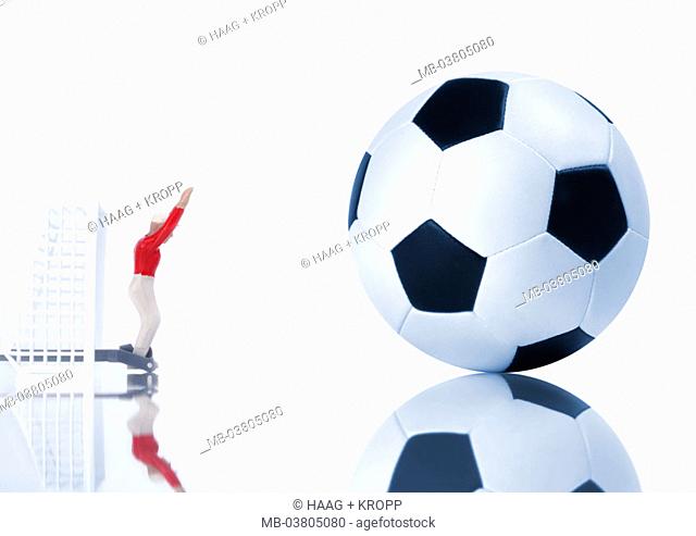 Soccer game, game scene, Spielfigur, Goal-keeper, leather ball, side view, Symbol football WM 2006, only positive application, Sport, team sport, team game
