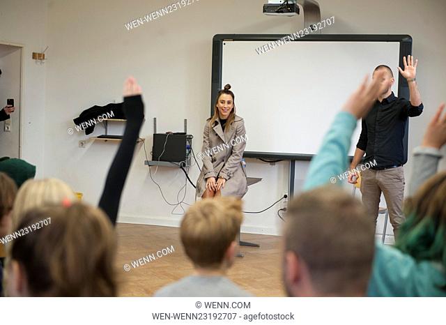 Medina talks to kids at the Scandinavian school. After a Q&A she performs some songs at the school's gym. Featuring: Medina Where: Berlin