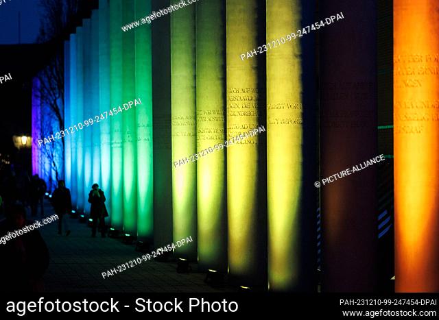 10 December 2023, Bavaria, Nuremberg: The interactive light installation ""Approach"", by VEB Lichtbildklub and the Nuremberg Human Rights Office