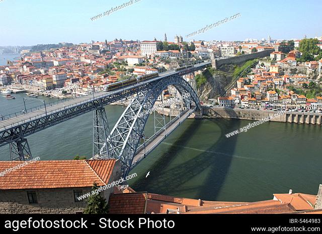 Douro River, Ponte, Dom Luis I Bridge, Porto, Portugal, Europe