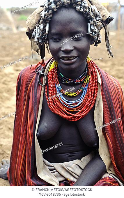 Young woman from the Daasanach tribe ( Omo valley, Ethiopia)