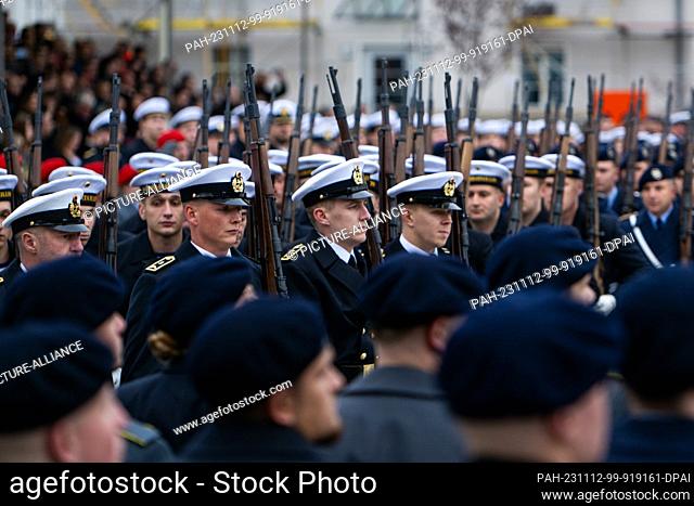 12 November 2023, Berlin: The Guard of Honor attends the ceremonial pledge to mark the 68th anniversary of the founding of the Bundeswehr