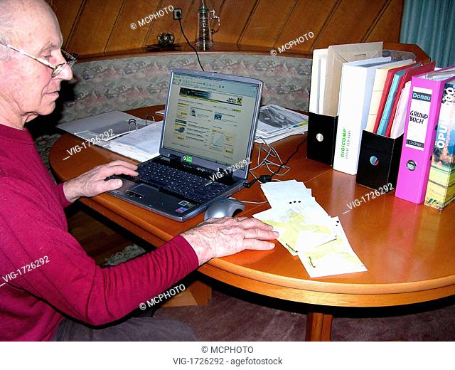 senior at internet banking - 01/01/2009