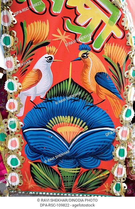 Two birds painted on Rickshaw ; Dhaka ; Bangladesh