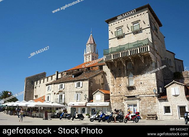 Houses at the harbour, Old Town, Trogir, Split-Dalmatia, Croatia, Trau, Europe