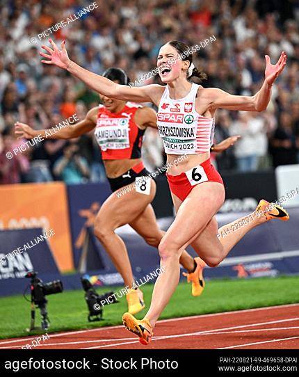 21 August 2022, Bavaria, Munich: Athletics: European Championships, Olympic Stadium, 100m hurdles, women, final. Pia Skrzyszowska from Poland wins the race