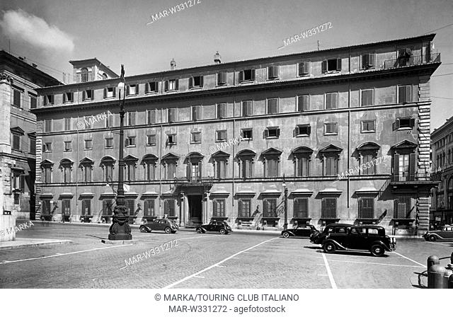 italia, roma, piazza colonna, palazzo chigi, 1930 // italy, rome, piazza colonna, palazzo chigi, 1930