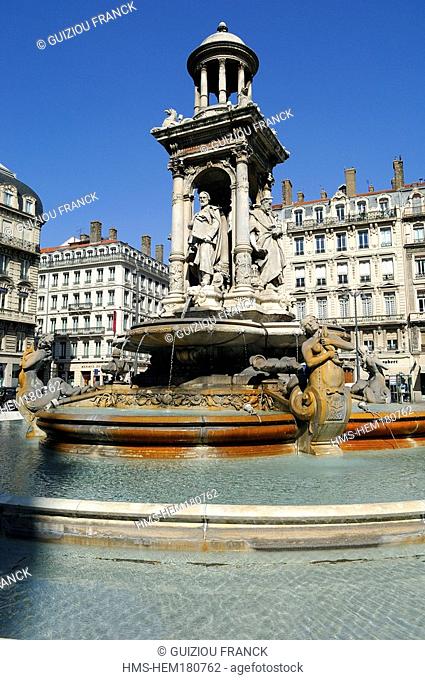 France, Rhone, Lyon, historical site listed as World Heritage by UNESCO, fountain in Place des Jacobins 180762 GUIZIOU Franck / hemis.fr