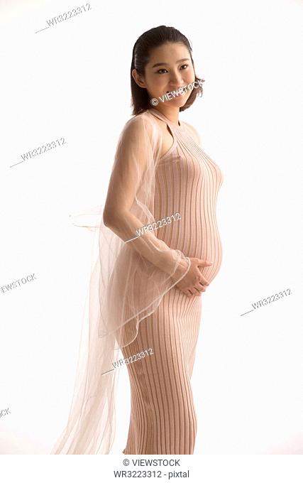 Pregnant women to touch the belly