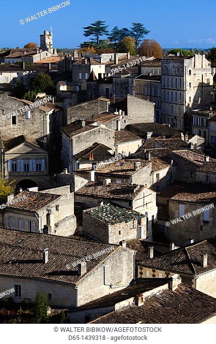 France, Aquitaine Region, Gironde Department, St-Emilion, wine town, elevated town view with UNESCO-listed vineyards
