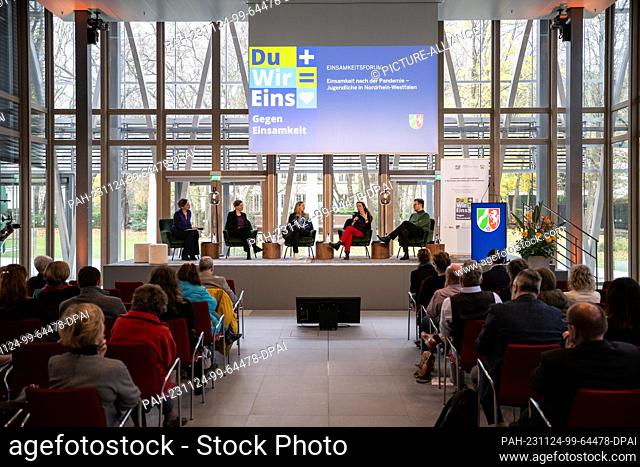 24 November 2023, Berlin: Maike Luhmann (2nd from left to right), loneliness researcher, Franca Cerutti, psychologist and podcaster, Andrea Lehmann