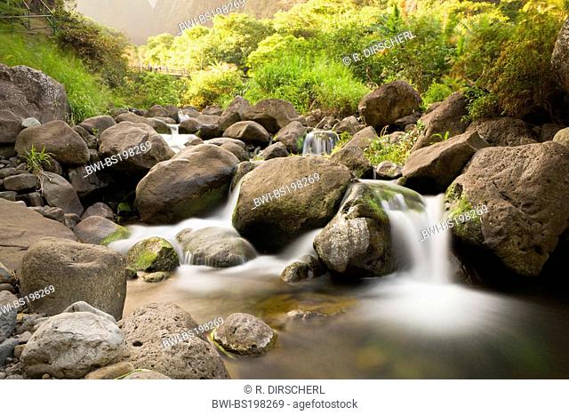 Creek at Kepaniwai County Park, USA, Hawaii, Maui, Iao Valley