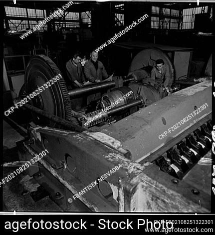 ***MARCH 30, 1971, FILE PHOTO*** The workers of the production and sales department at the Kralovopolska Engineering Plant in Brno greeted the XXIV Congress of...
