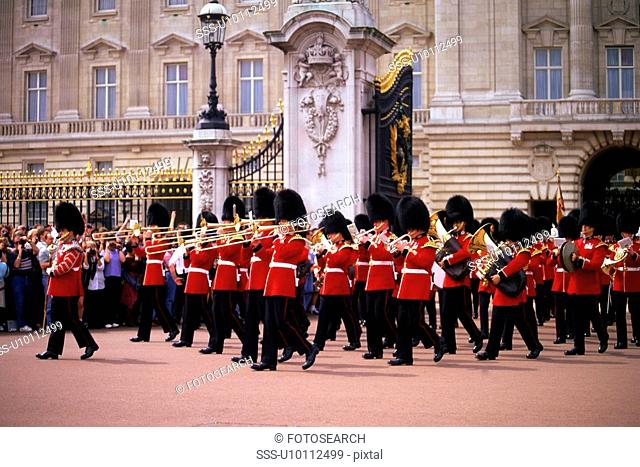 Changing of the guard, Buckingham Palace