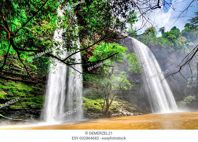 Boti Falls is a 30m high waterfall within the Boti Forest Reserve about 30 minutes east of Koforidua. Situated in a village called Boti in the Manya Krobo...