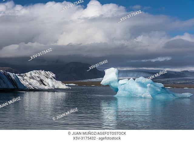 Vatnajokull glacier. Iceberg in Jokulsarlon. Iceland