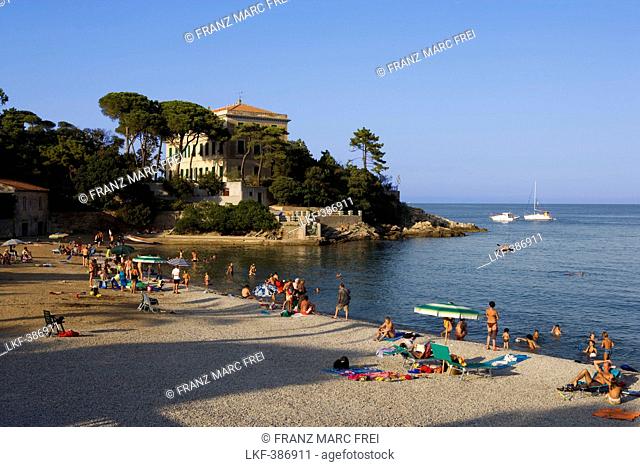 People on the beach of Cavo, Elba, Tuscany, Italy, Europe
