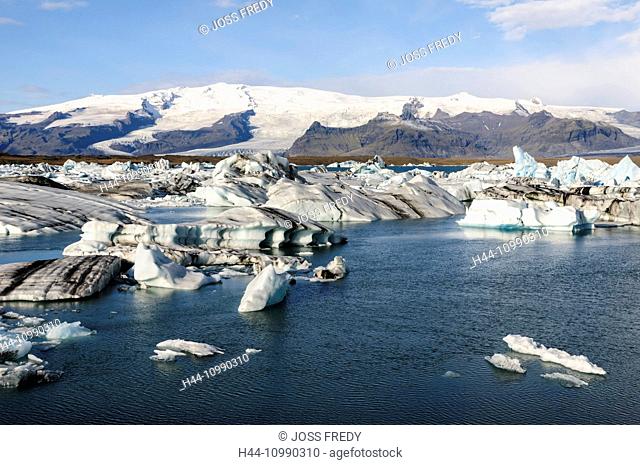 Glacial lake Jökulsarlon with icebergs in south Iceland