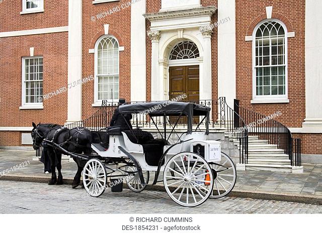 Horse and carriage, Independence National Historical Park, Philadelphia, Pennsylvania, USA