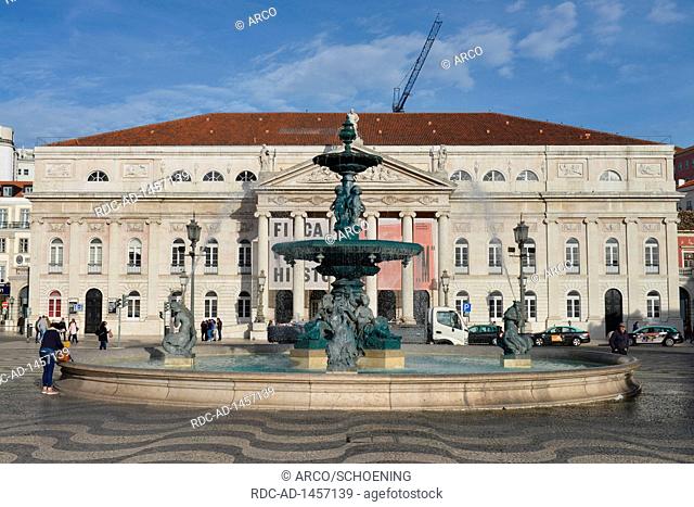 Springbrunnen, Nationaltheater Teatro Nacional D. Maria II, Rossio-Platz, Altstadt, Lissabon, Portugal