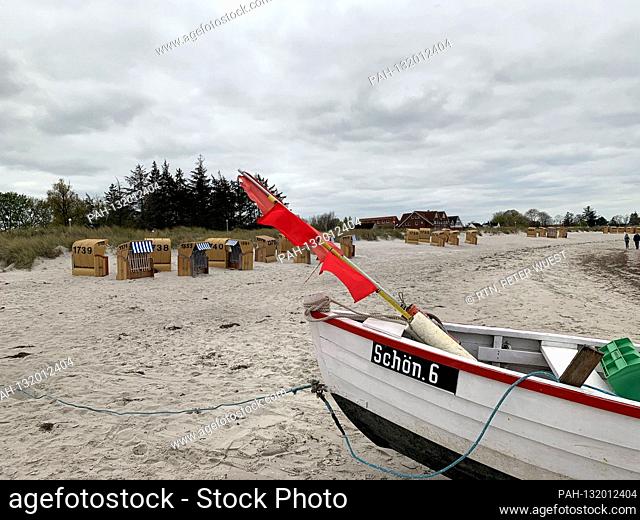 Schleswig-Holstein - vacation - tourism - beach - dune beach chairs - fishing boat - exit restrictions during the Corona crisis: Our trip takes us to California...