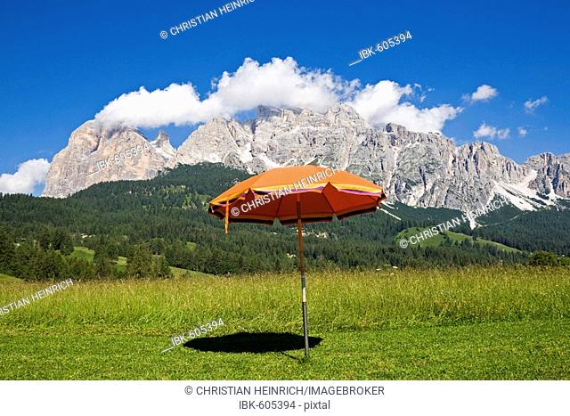 Tofane mountain range, (Tofana di Rozes, Tofana di Dentro, Tofana di Mezzo), Ampezzaner Alps, Dolomite Alps, Dolomites, Cortina d'Ampezzo, South Tyrol, Italy