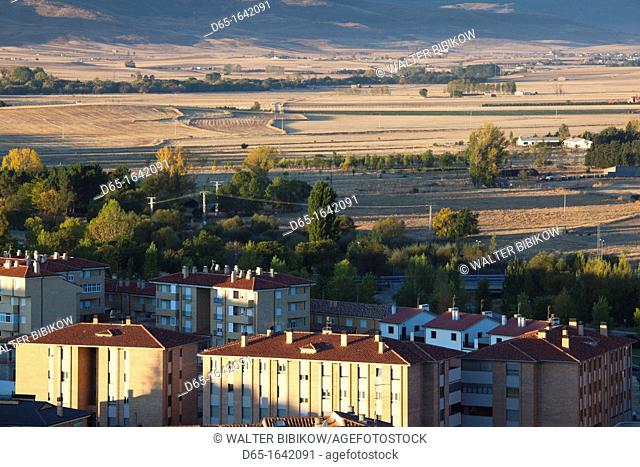 Spain, Castilla y Leon Region, Avila Province, Avila, elevated view of new town form Parque del Rastro, dawn
