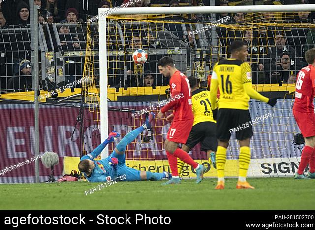 Donyell MALEN (DO) scores the goal to make it 1:3, Soccer 1.Bundesliga, 28th matchday, Borussia Dortmund (DO) - RB Leipzig (L) 1:4, on April 2nd