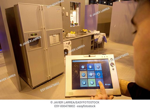 Samsung's home vita domotic system, prepared to control all domestic electronic devices, SIMO TCI, International Computing, Multimedia and Communications Expo