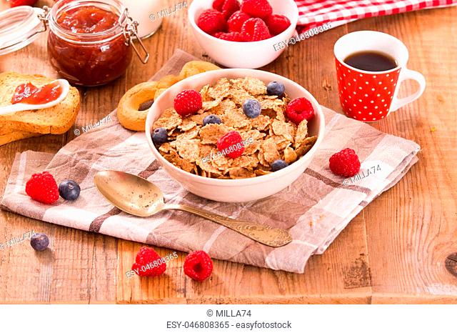 Breakfast with wholegrain cereals