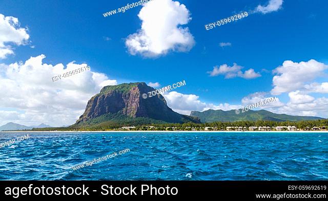 Le Morne Brabant in Mauritius mit Meer Panorama