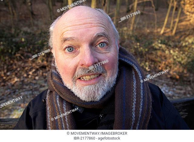 Portrait with a wide-angle lens, elderly man in winter clothes, Beversee Nature Reserve, Bergkamen, Unna district, Ruhr Area, North Rhine-Westphalia, Germany