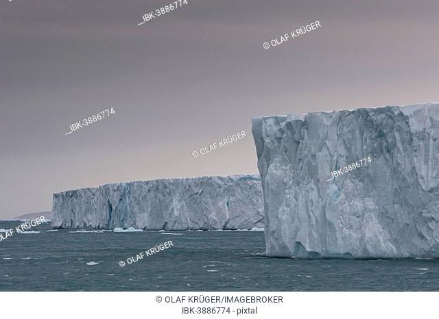 Bråsvellbreen, longest glacier front of the northern hemisphere, Austfonna, Nordaustlandet, Svalbard Archipelago, Svalbard and Jan Mayen, Norway