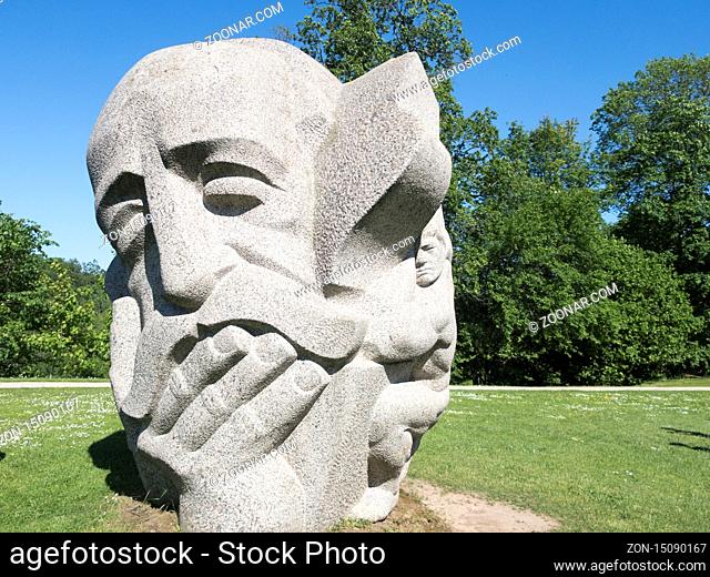 Volkslieder-Skulpturenpark mit Werken des Bildhauers Indulis Ranka zu den lettischen Volksliedern (Dainas) in Turaidas, Gaujas-Nationalpark / Folksong-Sculpture...