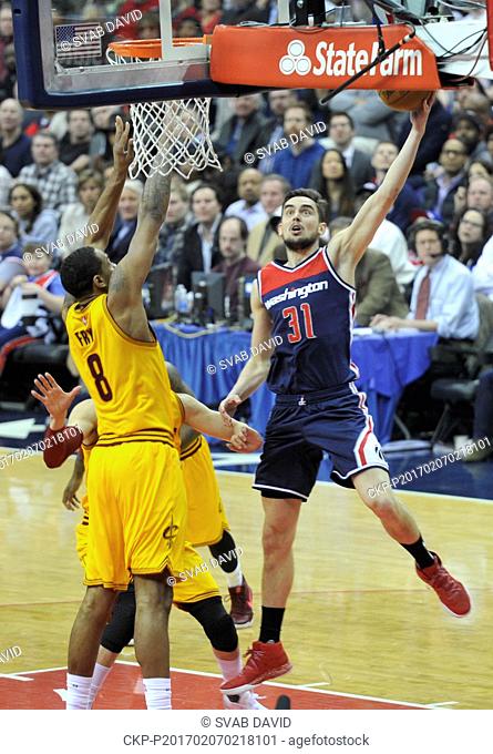 Washington Wizards Tomas Satoransky (right) in action during an NBA basketball game against Cleveland Cavaliers in Washington, USA, February 6, 2017