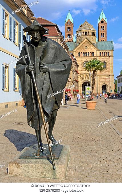 Statue of Jacobs Pilgrim and cathedral, Kaiserdom, in background, Speer, UNESCO World Heritage Site, Rhineland-Palatinate, Germany