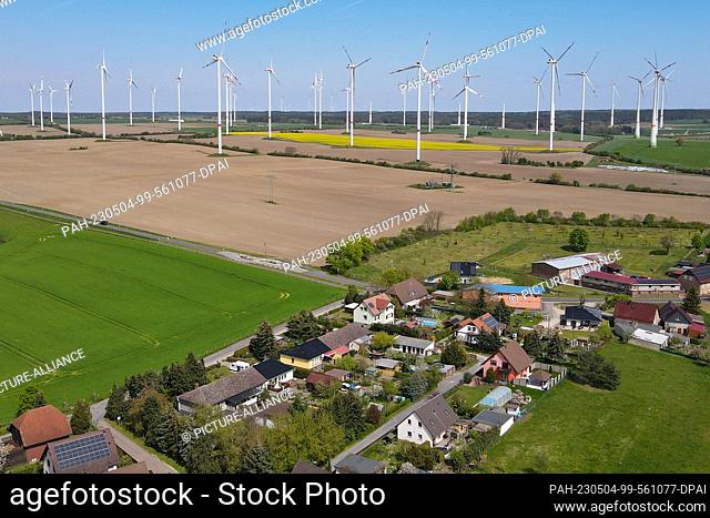 04 May 2023, Brandenburg, Jacobsdorf: A wind energy park in the Oder-Spree district in East Brandenburg (aerial view taken with a drone)