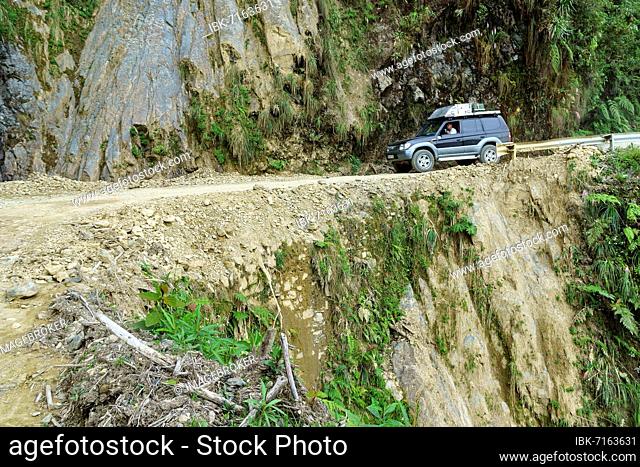 Off-road vehicle, Toyota Land Cruiser, on the road of death, Camino de la Muerte, La Paz department, Bolivia, South America